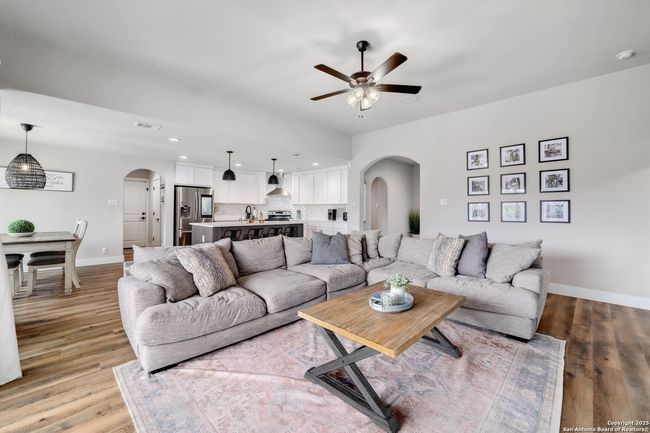 115 S Calvin Barrett, House other with 4 bedrooms, 3 bathrooms and null parking in Blanco TX | Image 4