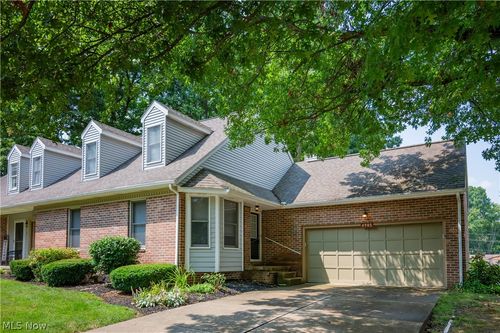 4985 Searls Dr Nw, North Canton, OH, 44720-7464 | Card Image