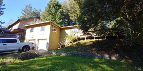 8132 Grape Ave, Forestville, CA, 95436-9649 | Card Image