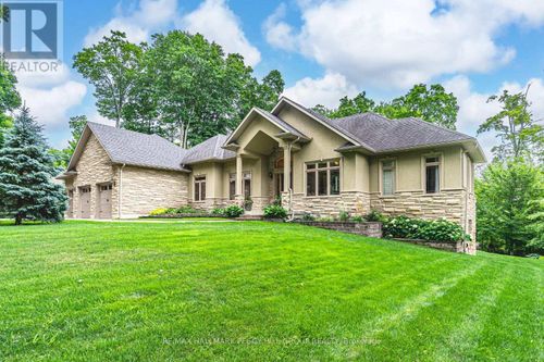 32 Gallagher Crescent, Springwater (Midhurst), ON, L9X0K1 | Card Image
