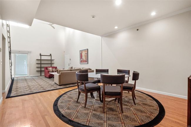 APT-3C - 505 N And South Rd, Condo with 3 bedrooms, 3 bathrooms and 2 parking in University City MO | Image 9