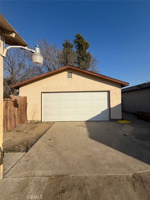 1909 Estes Ave, Corcoran, CA, 93212-9607 | Card Image