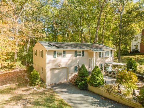 6 Marion Dr, East Lyme, CT, 06333-1523 | Card Image