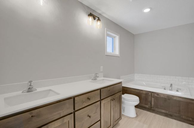 OneTenTen Homes Payton - Photo of Similar Home | Image 8