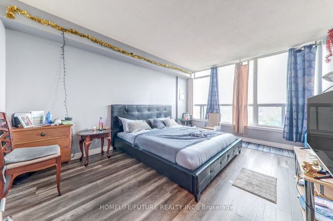 1004 - 12 Laurelcrest St, Condo with 2 bedrooms, 1 bathrooms and null parking in Brampton ON | Image 17