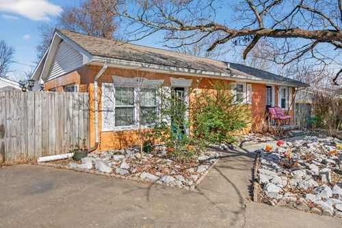 412 Millbrooke Dr, Hopkinsville, KY, 42240-5238 | Card Image