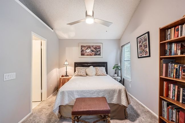 Tall ceilings and ceiling fan. | Image 18