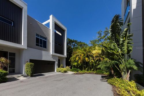 241 Cosmopolitan Ct, SARASOTA, FL, 34236-6894 | Card Image