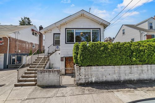 22 Delano Ave, Yonkers, NY, 10704-3808 | Card Image