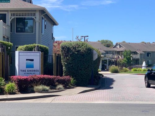 96 Lakeshore Ct, Richmond, CA, 94804-7419 | Card Image