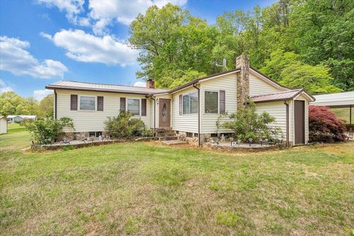 93 Forest Ave, New Castle, VA, 24127-6123 | Card Image