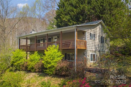 1429 Country Club Dr, Maggie Valley, NC, 28751-5533 | Card Image