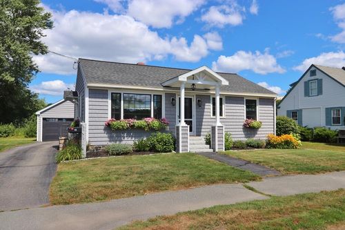 118 Harthorn Ave, Bangor, ME, 04401-6065 | Card Image