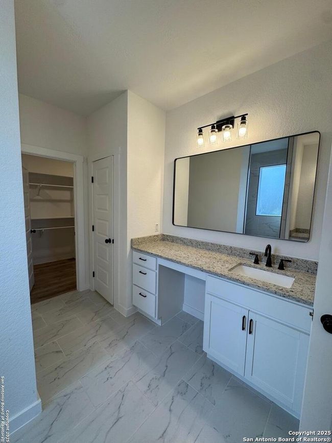 2002 Owens Ave, House other with 3 bedrooms, 2 bathrooms and null parking in Three Rivers TX | Image 20