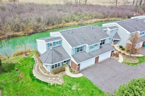 8002 Honeysuckle Ct, Fox Lake, IL, 60020-0909 | Card Image