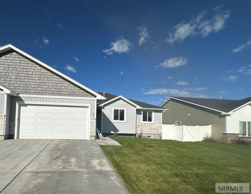 570 S Cutler Ave, Sugar City, ID, 83448-1167 | Card Image