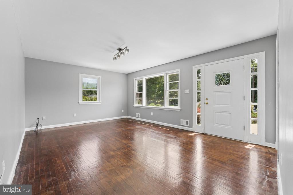 Residential in LANHAM 5