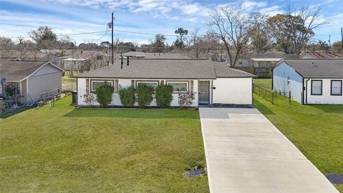 2126 Hillshire Dr, Deer Park, TX, 77536-5858 | Card Image