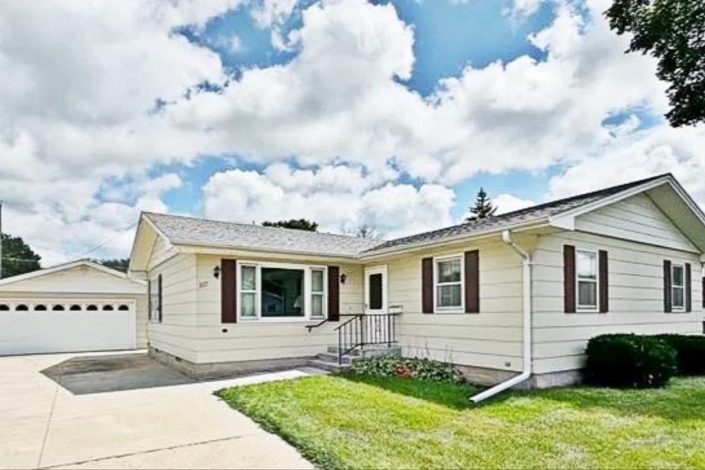 27th St, Fort Dodge, IA 50501