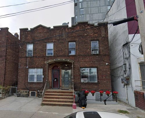 3921 Janet Pl, Flushing, NY, 11354-4426 | Card Image