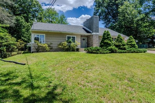 7 White Beech Ct, Ewing, NJ, 08618-1905 | Card Image