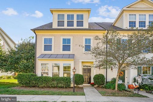 9096 Ribbon Falls Loop, BRISTOW, VA, 20136-6128 | Card Image