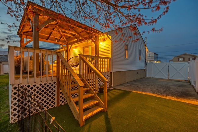 50 Yacht Club Rd, House other with 4 bedrooms, 2 bathrooms and null parking in Babylon NY | Image 6