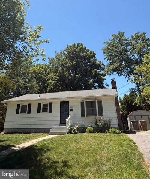 900 Neal Dr, ROCKVILLE, MD, 20850-1434 | Card Image