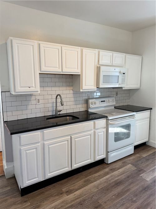 332 Academy Ave, Providence, RI, 02908-4161 | Card Image