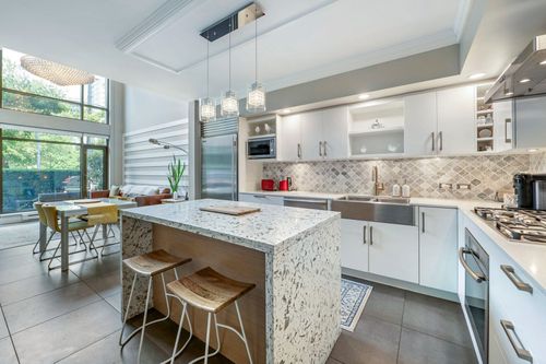 101-1168 Richards St, Vancouver, BC, V6B3E6 | Card Image