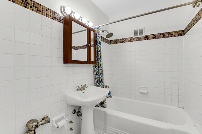 APT-822 - 4970 Marine Dr, Condo with 1 bedrooms, 1 bathrooms and 1 parking in Chicago IL | Image 14