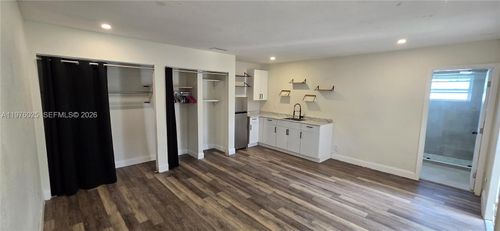 1-201 Ne 2nd Ave, Dania Beach, FL, 33004-4810 | Card Image