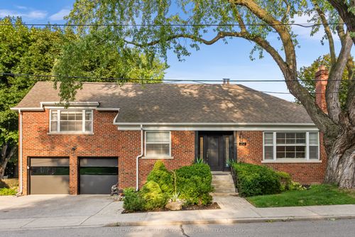 212 York Mills Rd, North York, ON, M2L1L1 | Card Image