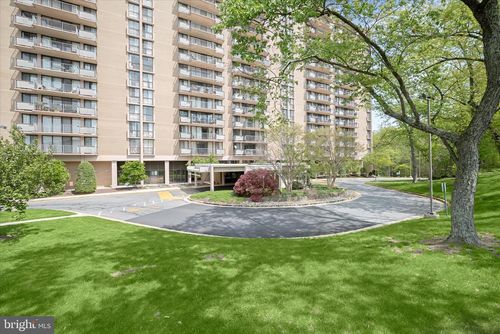 409-6100 Westchester Park Dr, COLLEGE PARK, MD, 20740-2845 | Card Image