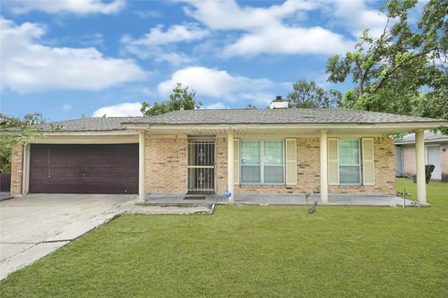 954 W Bertrand St, Houston, TX, 77088-3702 | Card Image