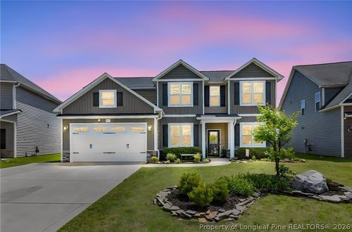 1676 Man O War Dr, Hope Mills, NC, 28348-4600 | Card Image