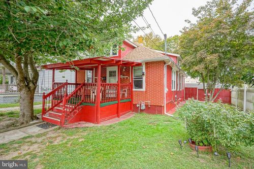 724 E Grape St, Vineland, NJ, 08360-4727 | Card Image