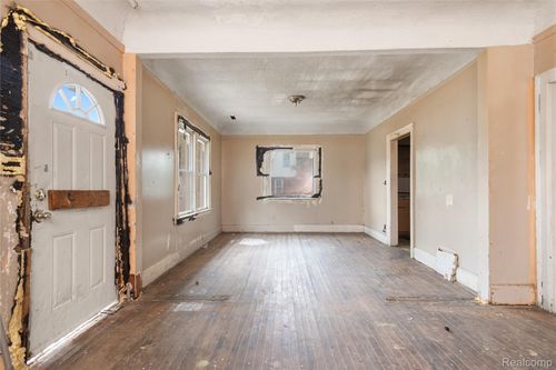 195 W Greendale, Highland Park, MI, 48203-4518 | Card Image