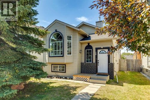 19 Covington Close Ne, Calgary, AB, T3K4M2 | Card Image