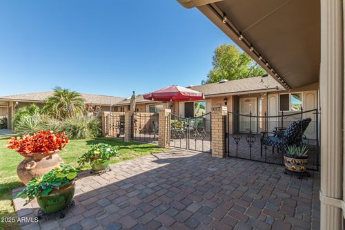 10406 W El Capitan Cir, Sun City, AZ, 85351-2204 | Card Image