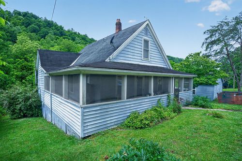 7583 Hawkins Branch Rd, Frenchburg, KY, 40322-8608 | Card Image