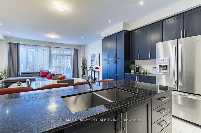 39 Adventura Rd, House attached with 4 bedrooms, 3 bathrooms and 1 parking in Brampton ON | Image 14