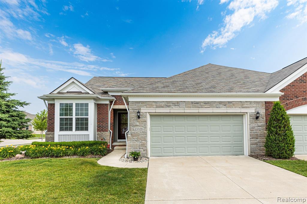 Flushing Dr, Macomb, MI 48042