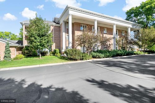 302-1585 Dodd Rd, Mendota Heights, MN, 55118-2840 | Card Image