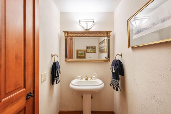 Powder Bathroom | Image 49