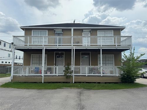 5621 Val Verde St, Houston, TX, 77057-5715 | Card Image