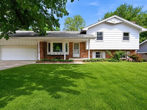800 E Sunrise Ct, Derby, KS, 67037-2827 | Card Image
