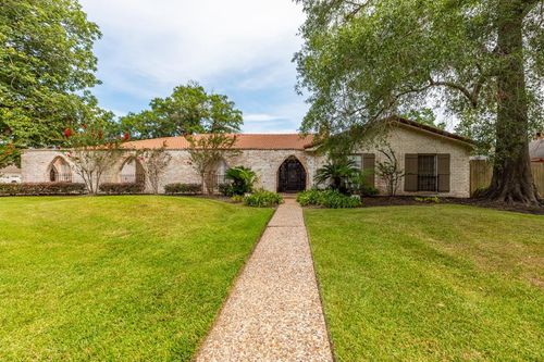 5990 Pinkstaff Ln, Beaumont, TX, 77706-2511 | Card Image