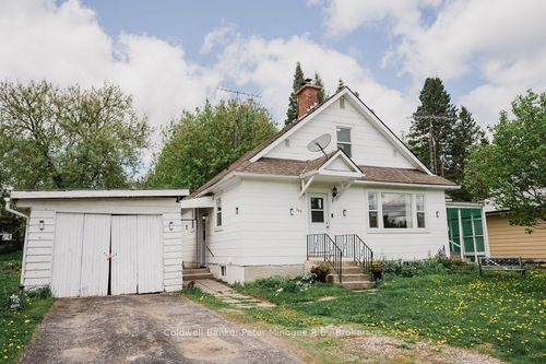 147 Huston St, Burk's Falls, ON, P0A1C0 | Card Image