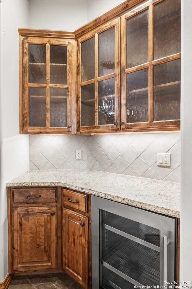 2021 Vista Ridge Dr, House other with 3 bedrooms, 3 bathrooms and null parking in Kerrville TX | Image 13